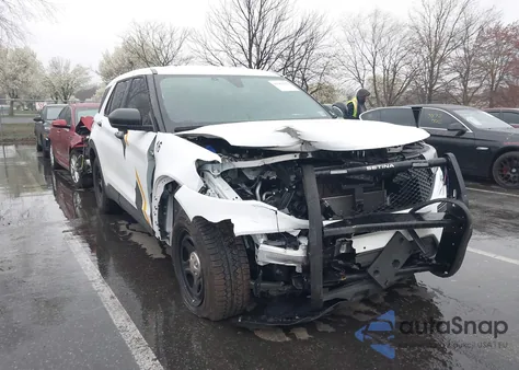 2023 Ford Police Interceptor z USA, uszkodzony, nr VIN 1FM5K8AB8PGB74278